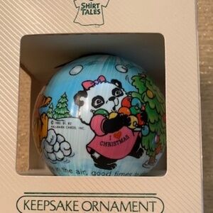 Hallmark Keepsake "Shirt Tales" Christmas Ornament